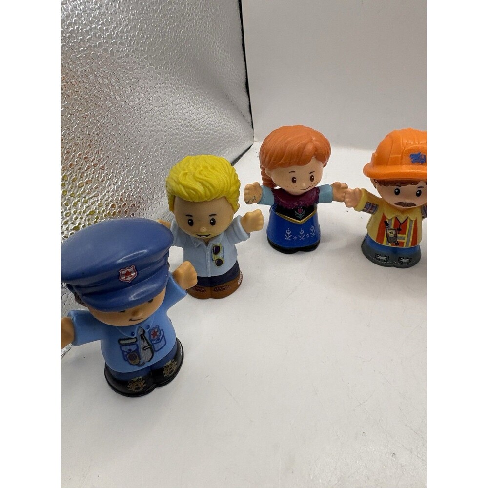Fisher Price Little People Set Of 9 Characters - Picture 2 of 7